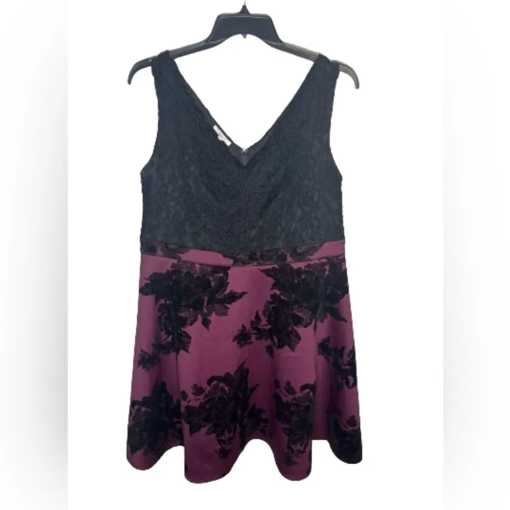 Maurices fit & flare velvet floral with lace dress BLACK PURPLE SIZE 1X - Image 3