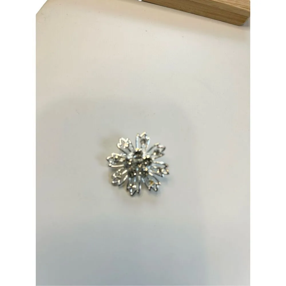 Silver toned and clear crystal snowflake brooch pin White - Image 7