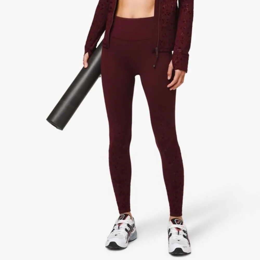 LULULEMON Speed Wunder Under Leggings Size 4 Burgundy Sculpting Full-Length Pant - Image 8