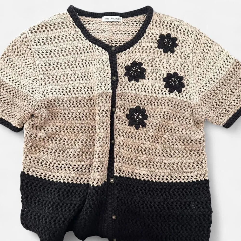 Vintage Hand-Embroidered Boho Floral Blouse – Tan Folk Cottage Top Medium - Image 2