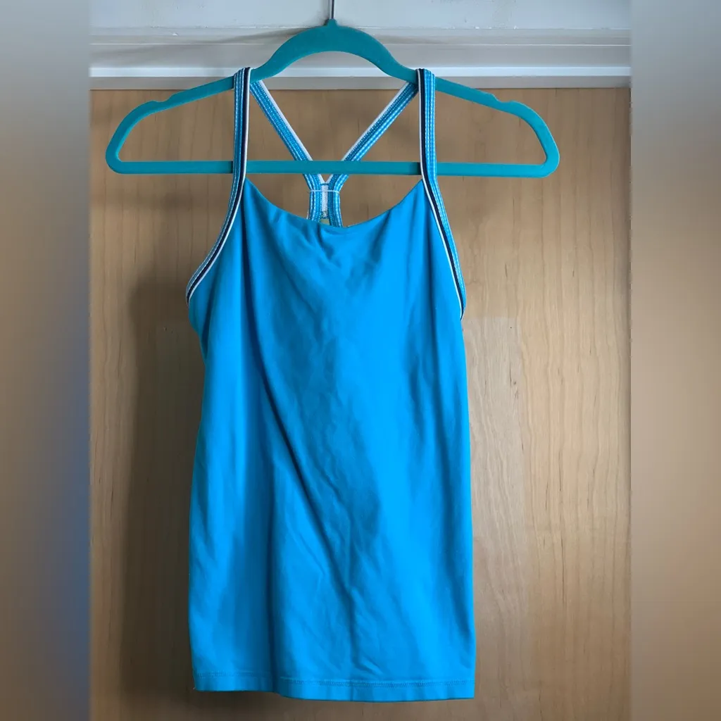 Lululemon Women's Blue Mesh Back Tank Top.      Size-6 - Image 2