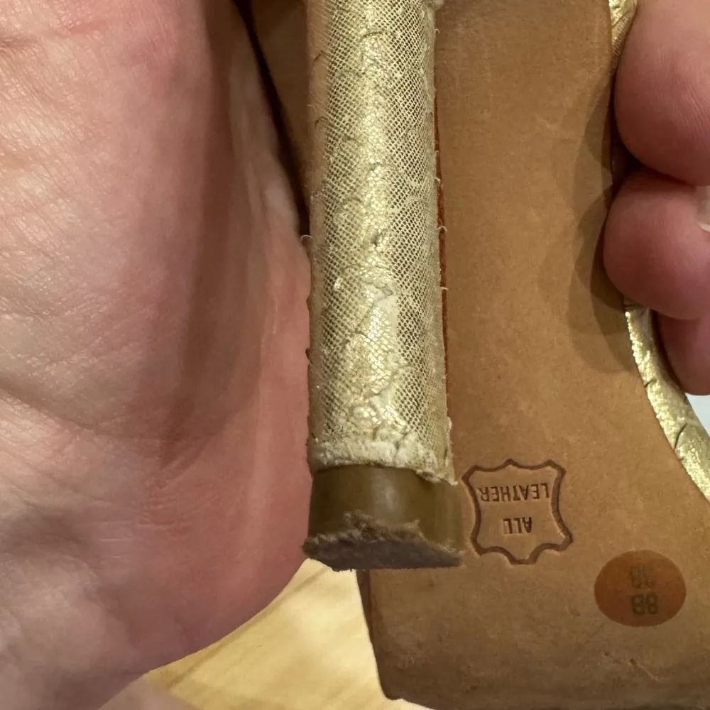 BCBGMaxAzria Gold Snakeskin Leather Heels US 8 38 Strappy Sandals Stilletos - Image 10