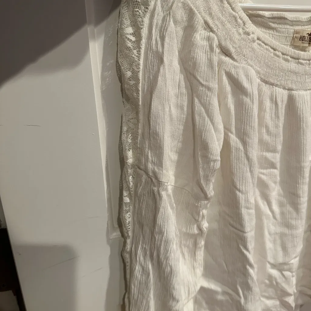 Hollister White Blouse - Image 3