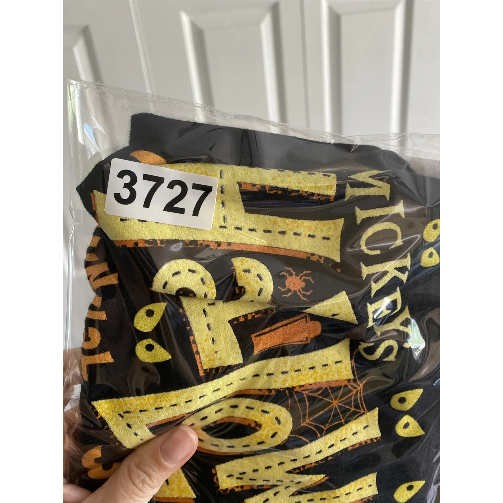 Disney Parks XXL Annual Pass‎ holder 2017 Mickeys Halloween Party Graphic Tee - Image 4