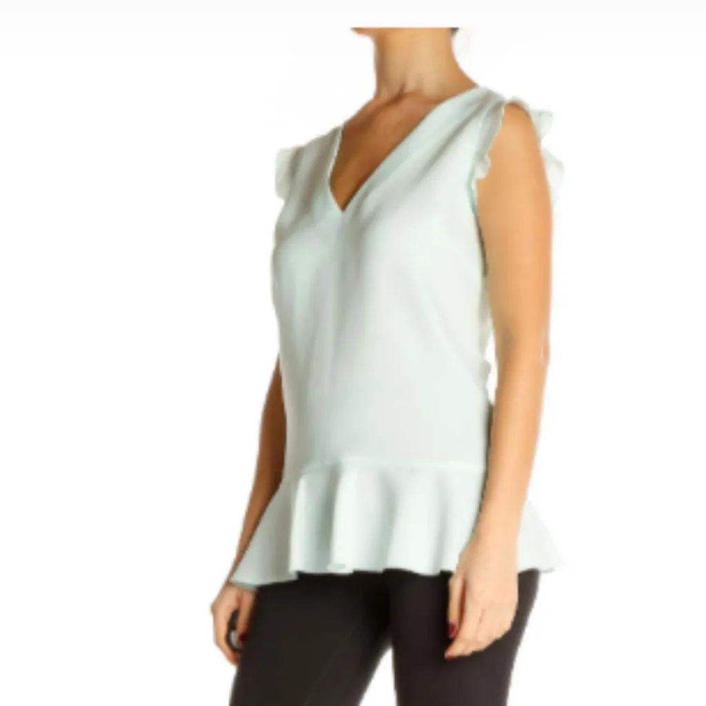 Women’s Banana Republic VNeck Ruffle Accent Tank in Antarctic sz large - Image 2