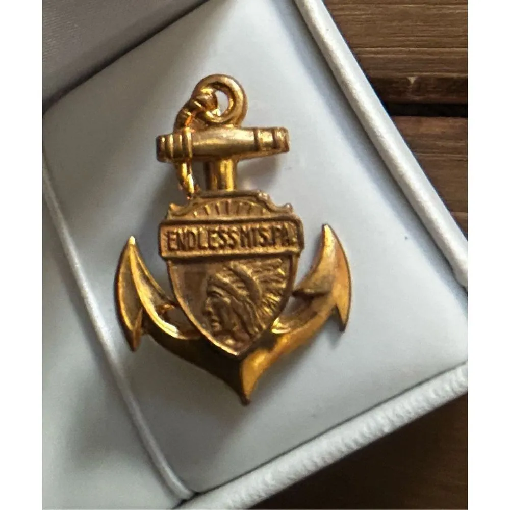 ENDLESSMTS.PA vintage brass anchor pin Brown - Image 3