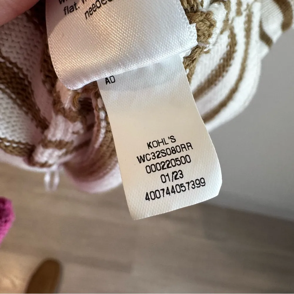 Croft & Barrow Cream/Tan Striped Button Front Sweater Vest Large - Image 6