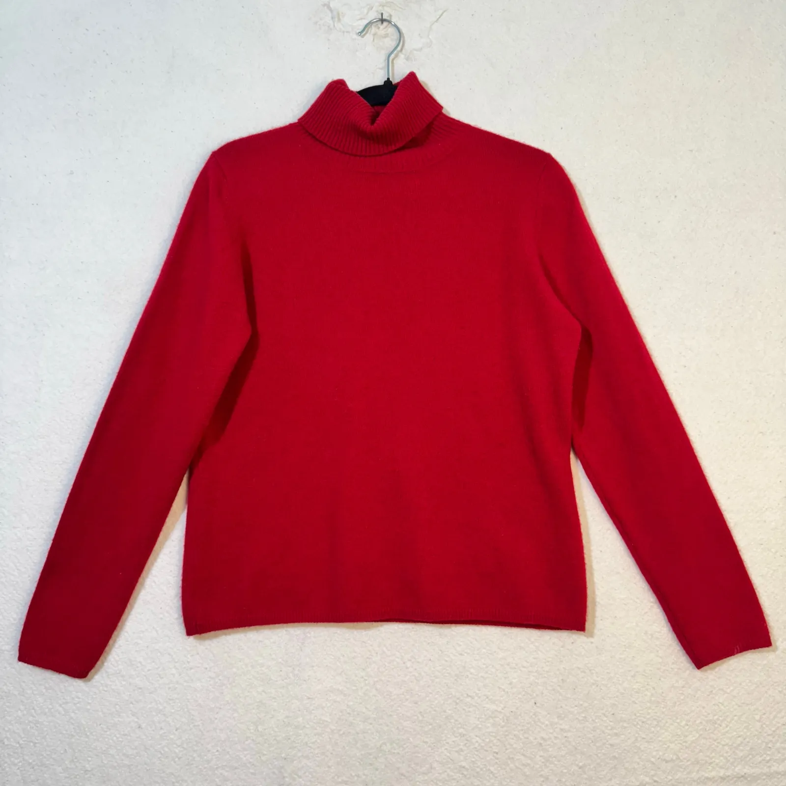 Valerie Stevens VTG Luxurious Soft Red Cashmere Turtleneck Sweater Size Medium - Image 2