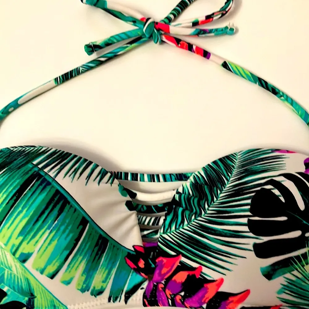 No Boundaries tropical print halter/bandu style bikini swim top - Image 3