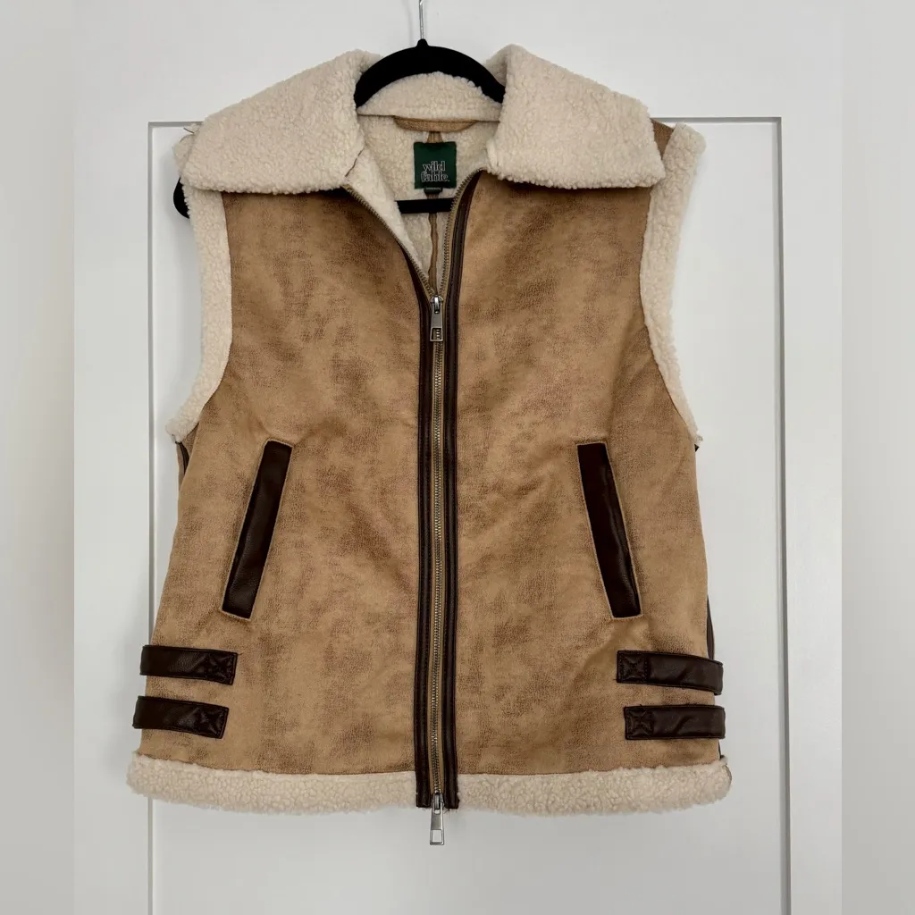 Wild Fable NWT Faux Suede Sherpa Vest Sz XS Zip Up Faux Leather Trim Tan Cream - Image 4