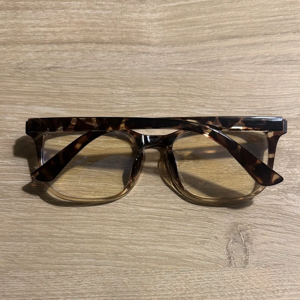 Tortoise Shell Glasses Brown - Image 3