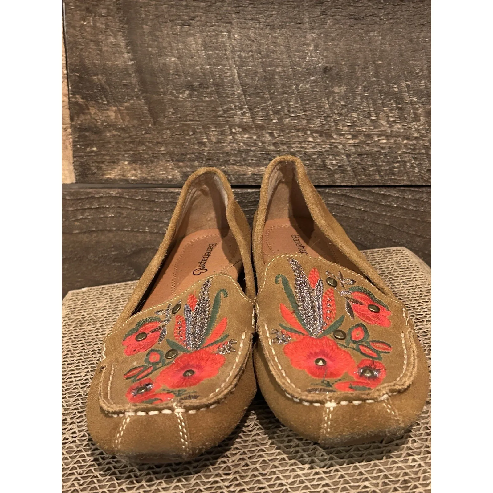 BARETRAPS‎ Otella Rawhide Leather Slip On Moccasin Embroidered Floral Studded 7M - Image 3