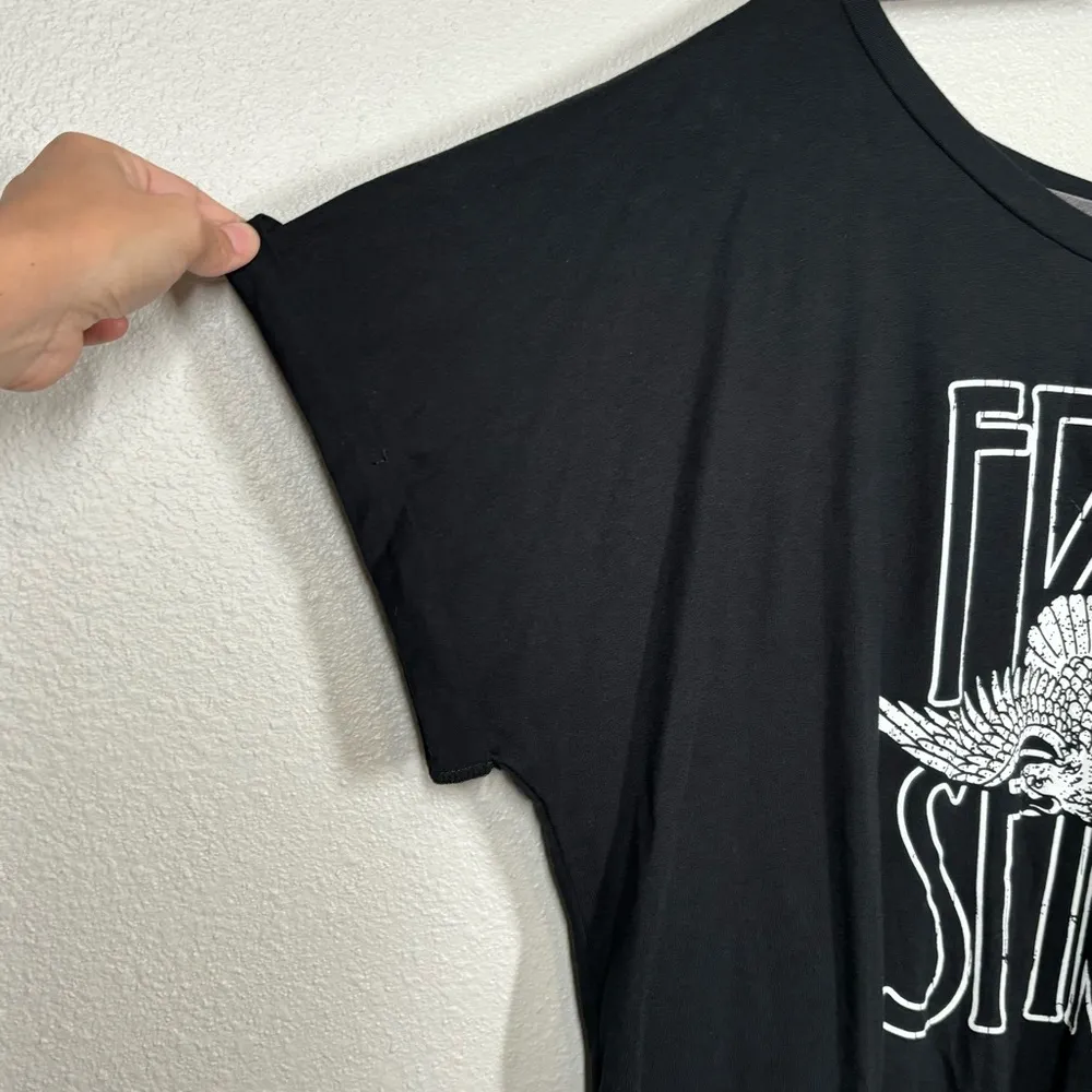 Free Kisses Free Spirit Graphic Knot Tie Shirt Size 2X - Image 4