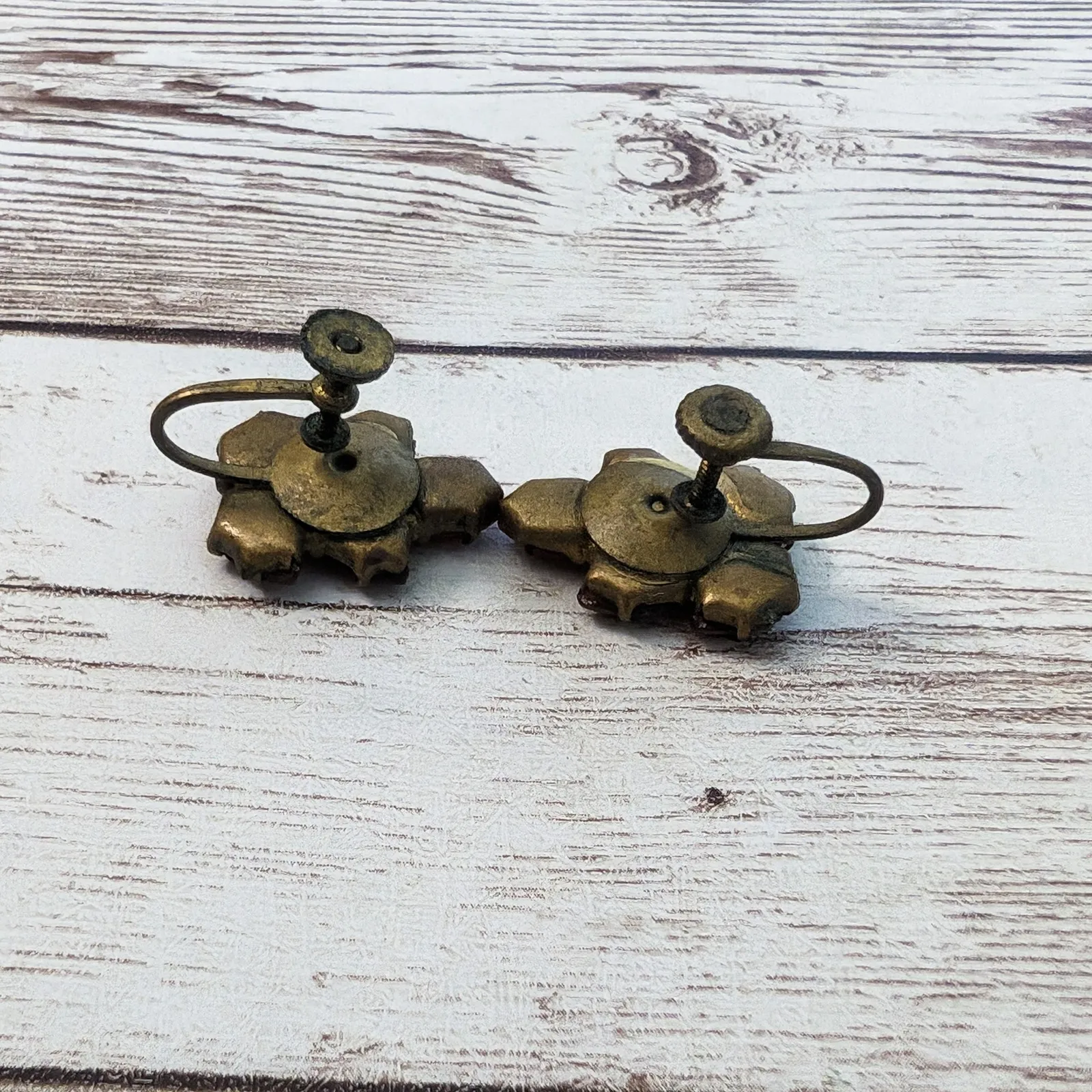 Vintage Screw On Earrings - Image 2