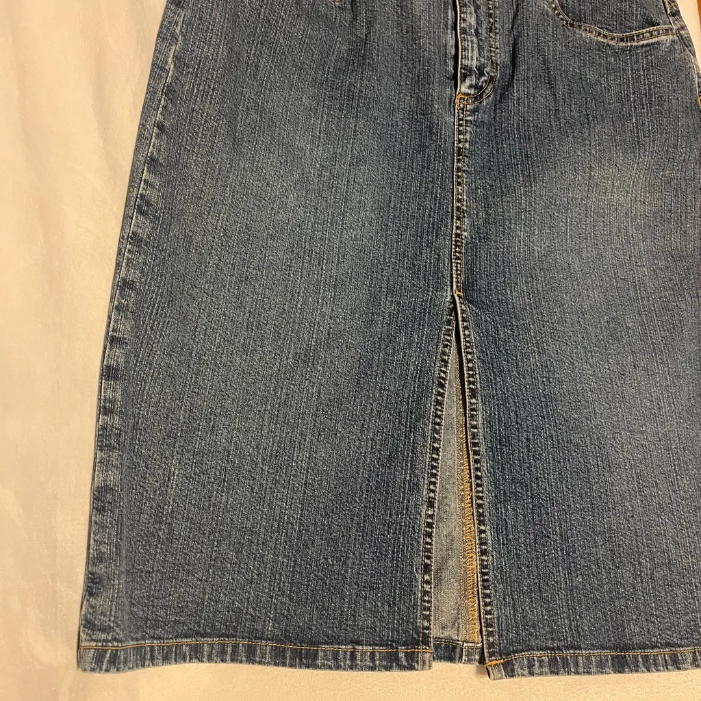 Old Navy Denim Midi Skirt Women’s Size 10 Front Slit - Image 3