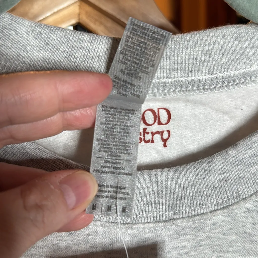 NWT ALLGOOD Artistry ‘Be You’ Skeleton Hand Rainbow Pride Sweatshirt Gray Sz Med - Image 4