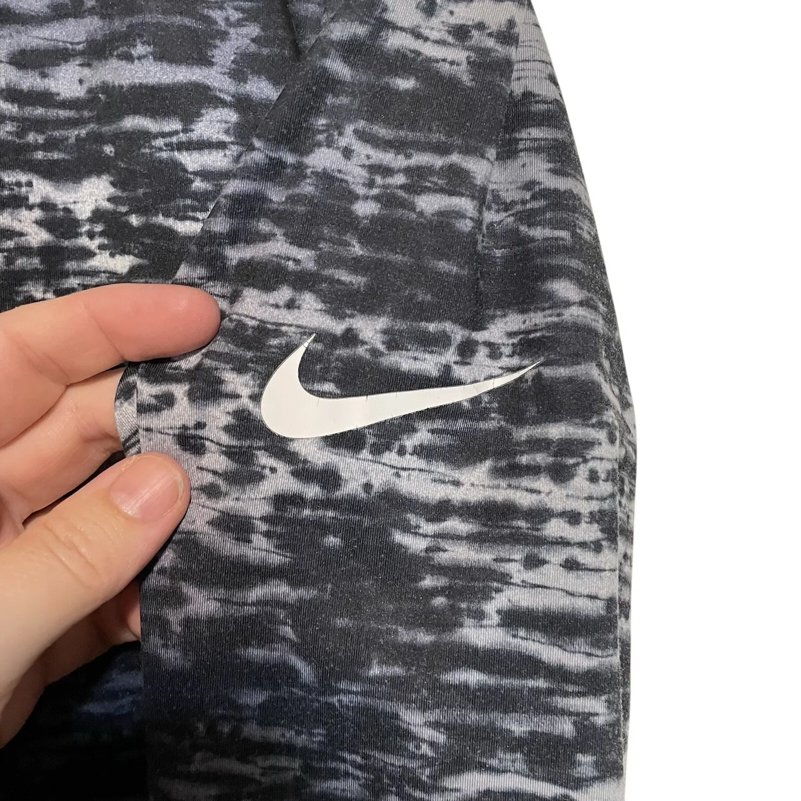 Nike Dri-FIT Half Zip Pullover Top Gray Black‎ Abstract Athletic Activewear Med - Image 6