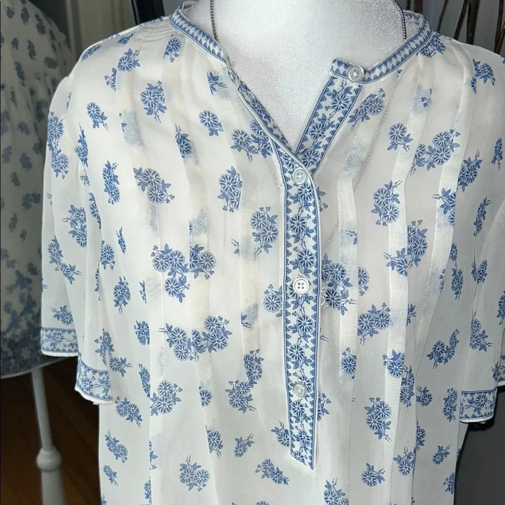 Max Studio Blue and White Boxy Short Sleeve Blouse - Image 3