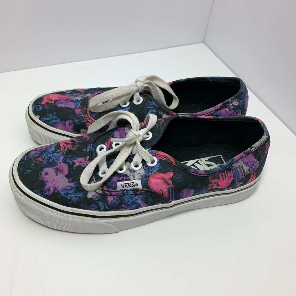 Vans Floral‎ pattern, Pink, purple, blue and black. Womens 6 or Mens 4.5 - Image 6