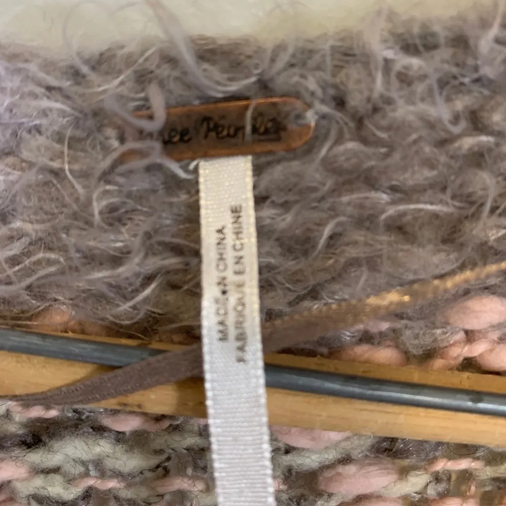 Free People XS Linus fluffy sweater - Image 2