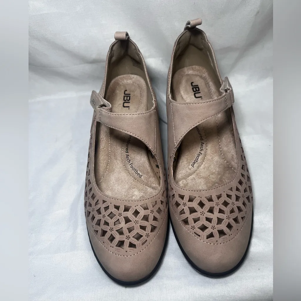 JBU Women's Beige 2 Inch Heels Cushioned  Comfort  Memory Foam size 7.5M - Image 2