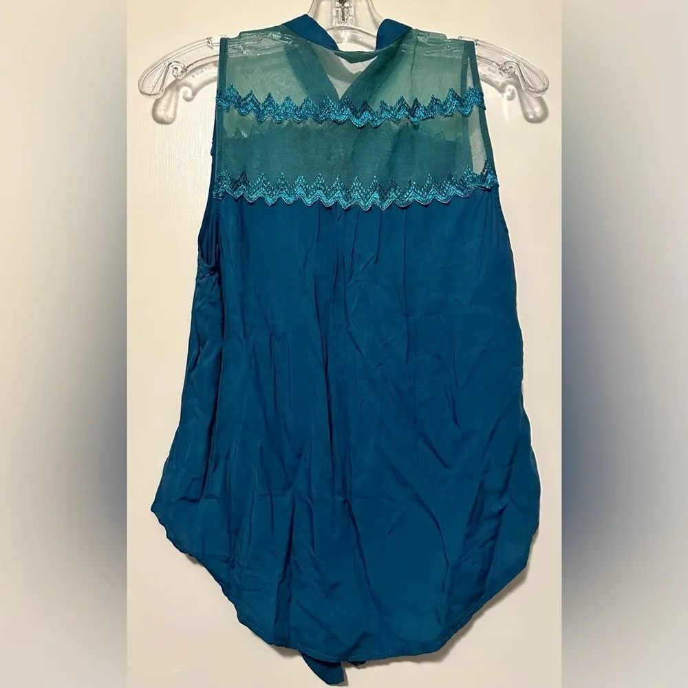 Mine turquoise sleeveless button up tie front size M Size M - Image 3