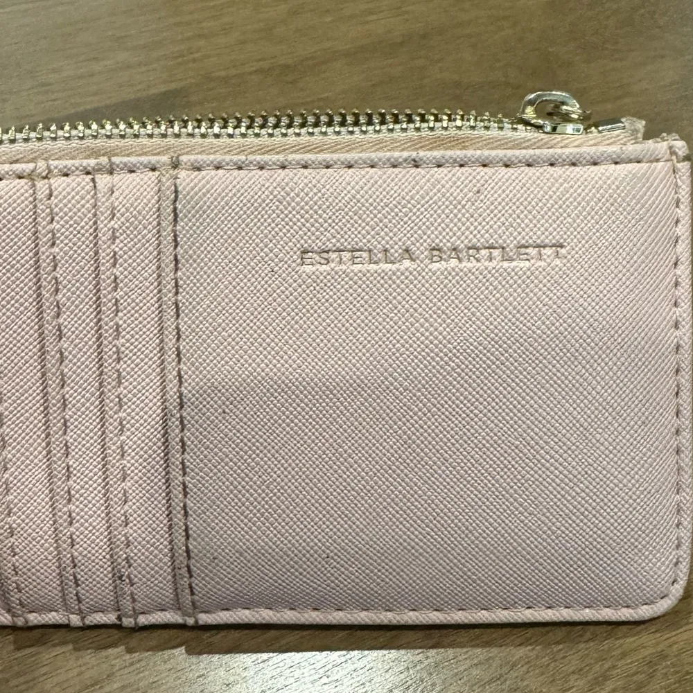 Estella Bartlett pink Dare To Dream card holder - Image 9