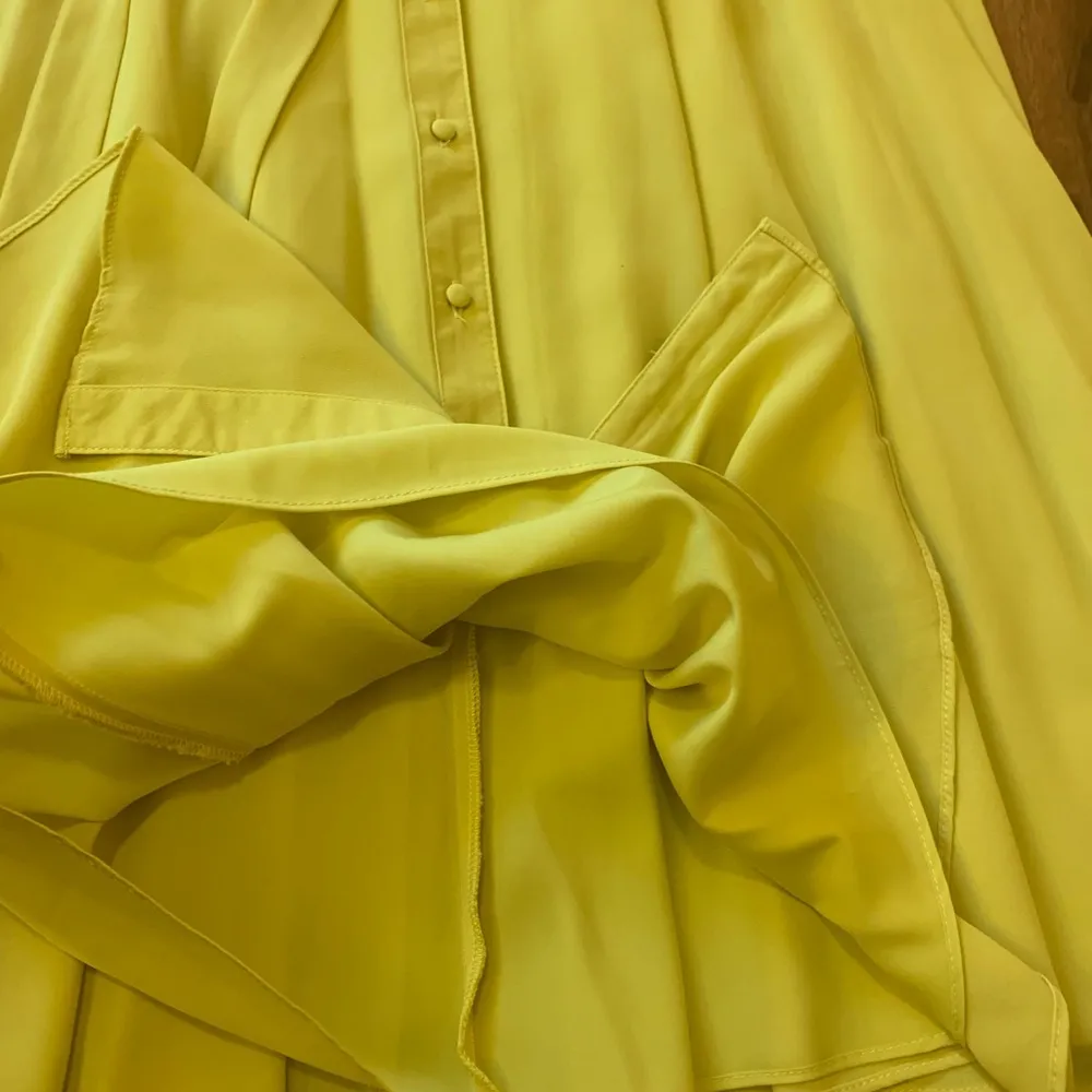 Nanette Lepore Midi Dress Womens Sz 2 Yellow Crepe Pleated Flowy Belted … - Image 6