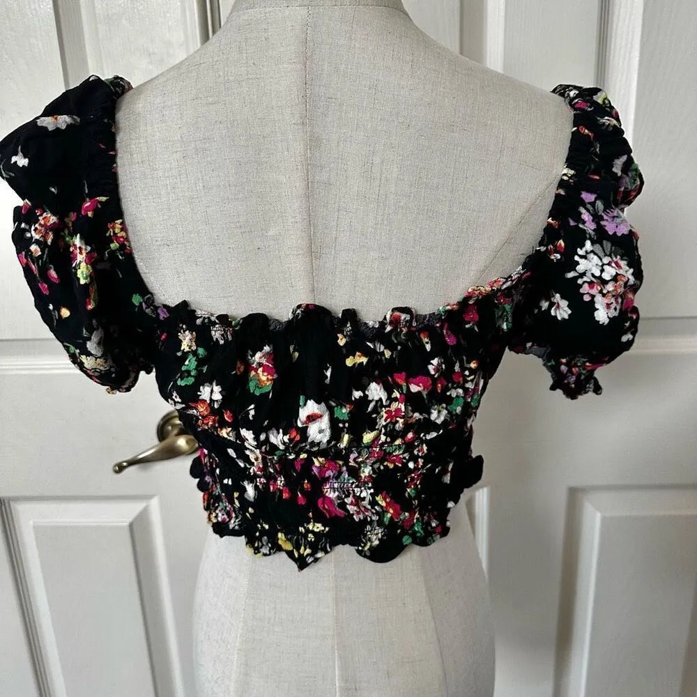 H & M black floral puff sleeve short sleeved top - Image 2