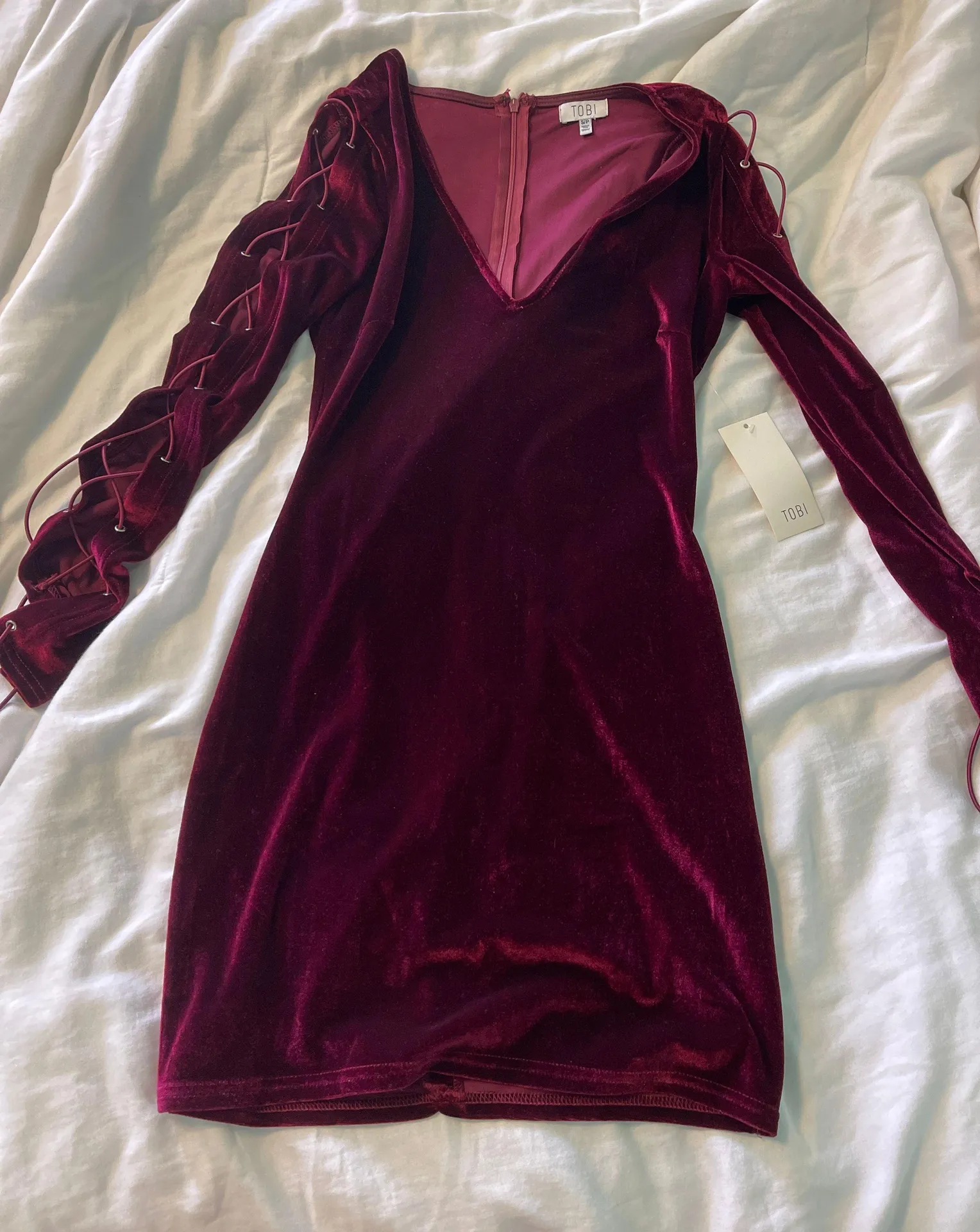 Tobi Red Velvet Dress - Image 2