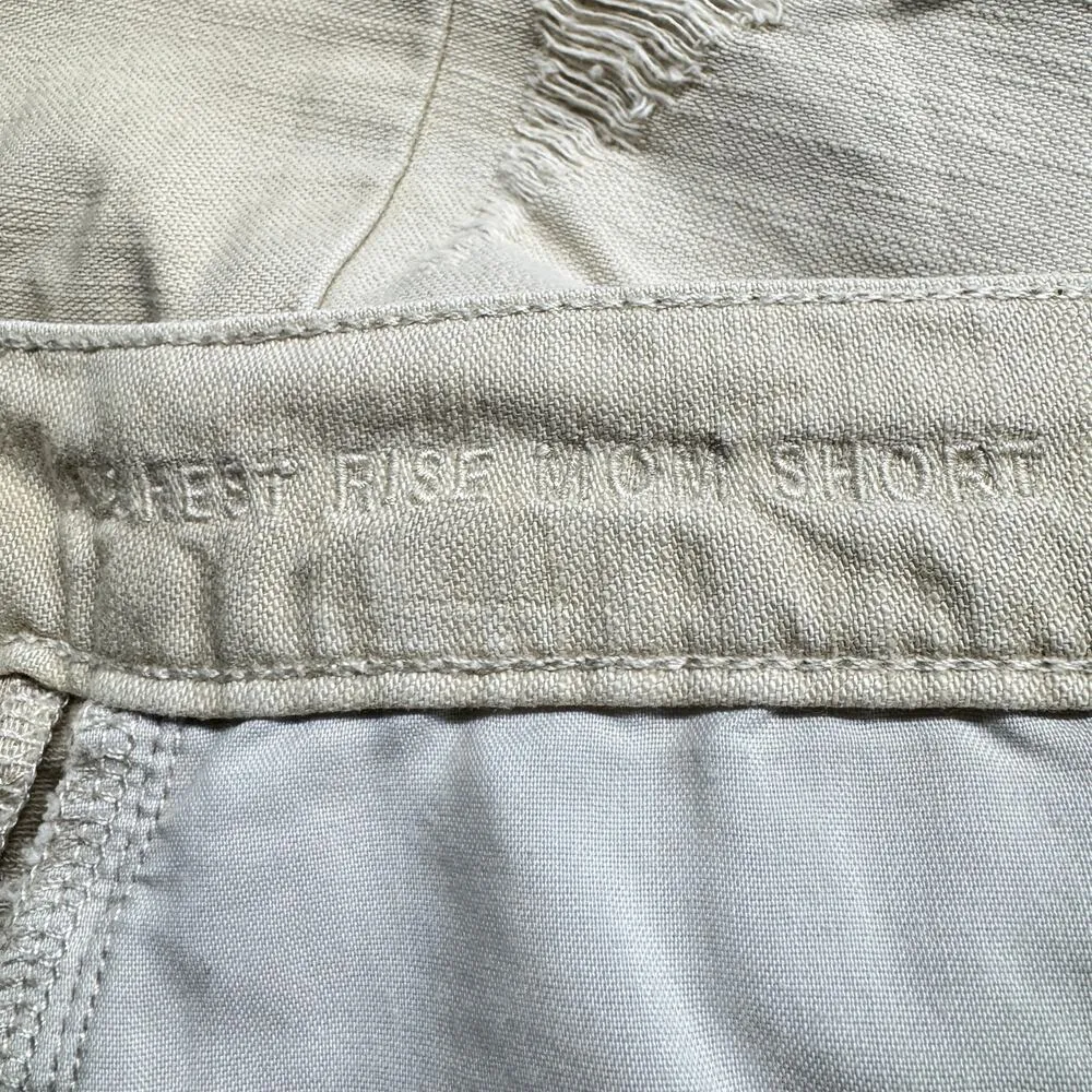 American Eagle SZ 6 Highest Rise Mom Jean Shorts Distressed Frayed Zip-Fly Beige - Image 9