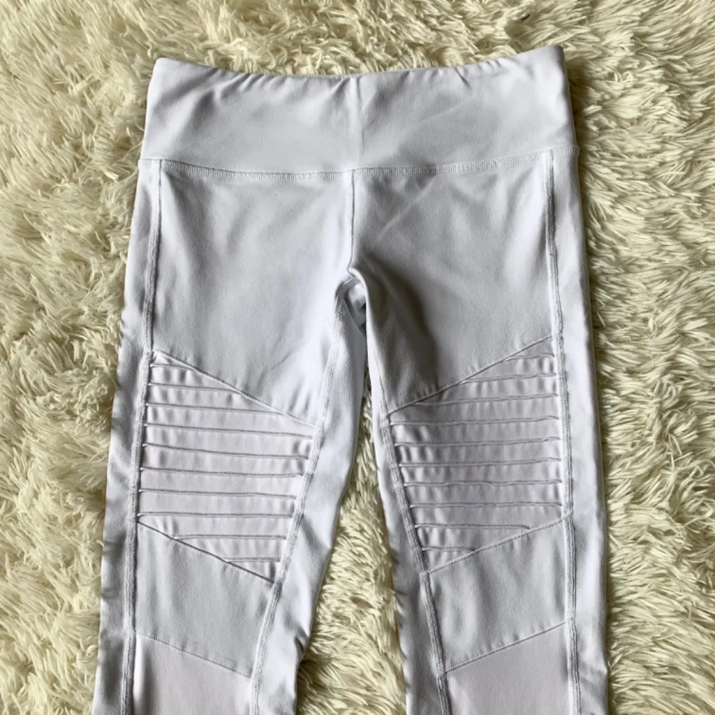 Alo Yoga Moto Leggings White - Image 5
