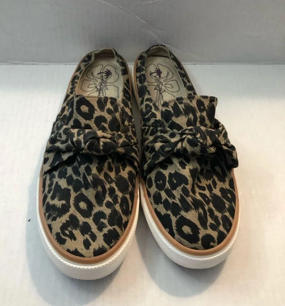 Margaritaville Shoes Women’s Sailor Slip Ons Leopard Print 8/8.5 EUC *FLAW READ* Size undefined - Image 2