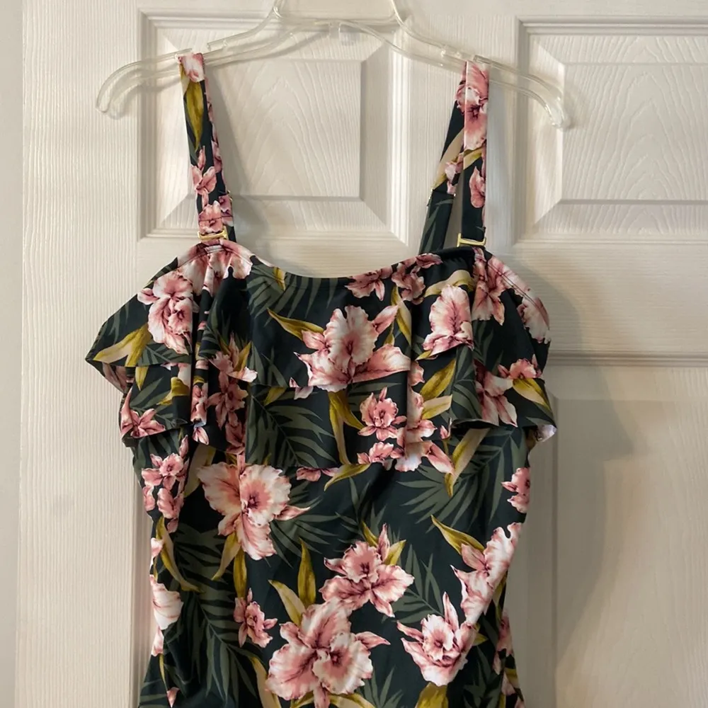 KONA SOL Floral One-Piece Swimsuit SIZE 22W BNWOT see all photos - Image 4