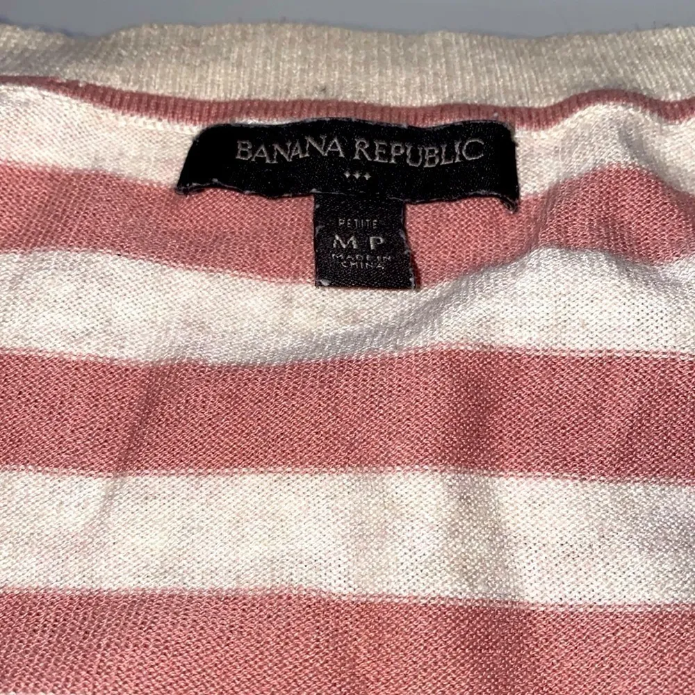 Banana Republic cottton blend stripped crew neck sweater. Pink/ecru. Size MP. - Image 4
