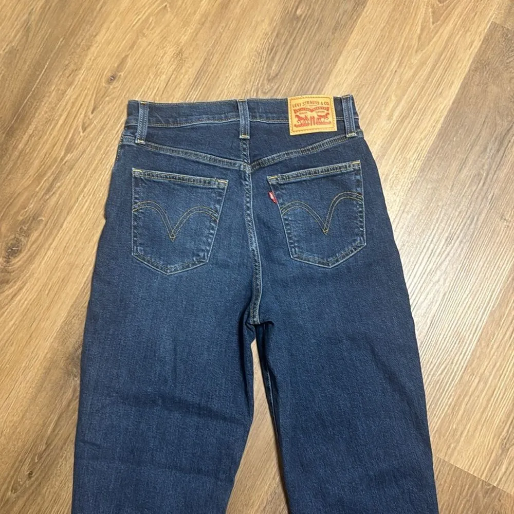 Levi’s high waisted mom jean dark wash denim jeans size 27 - Image 11