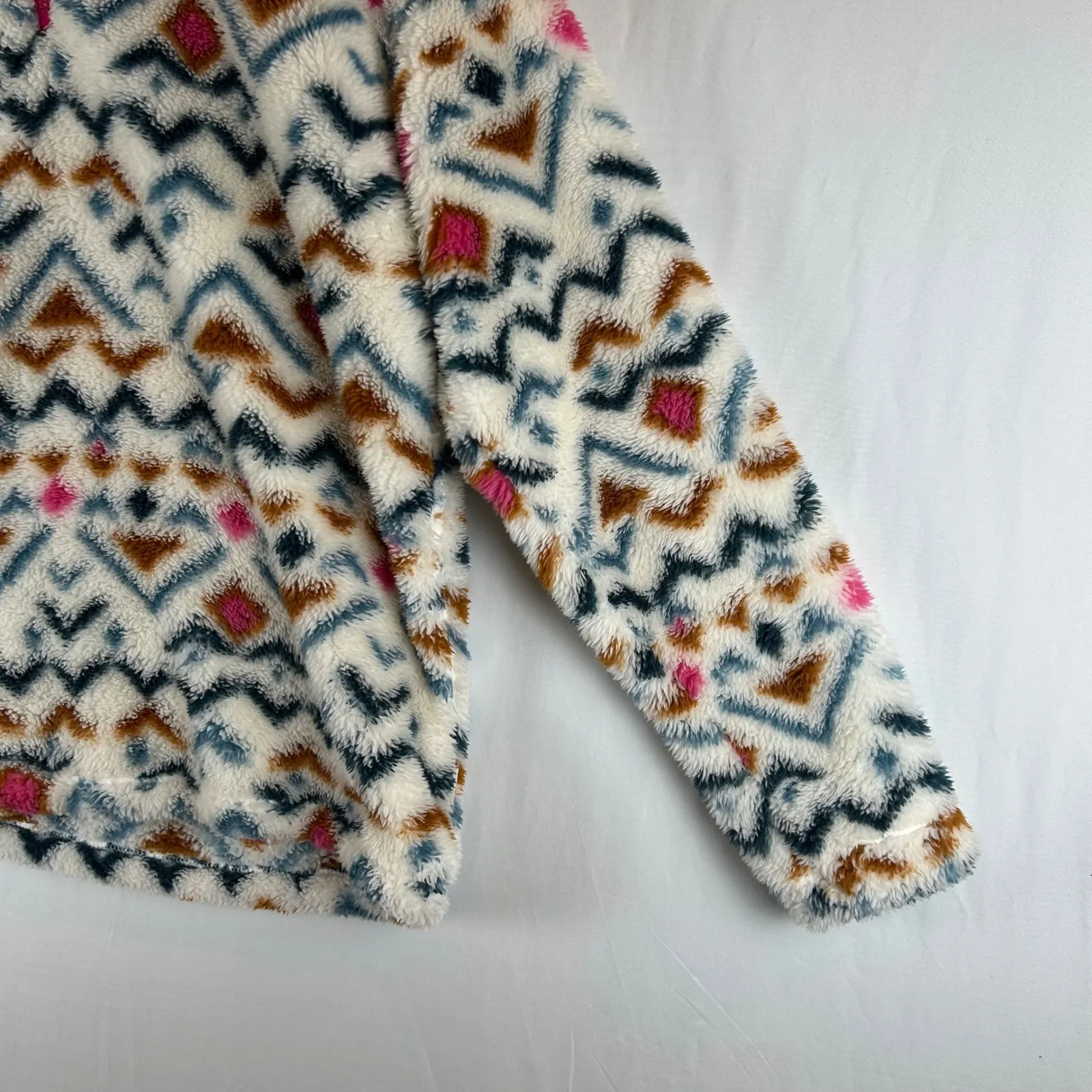 Eddie Bauer‎ Womens Small Faux Fur Pullover Aztec Print Quarter Zip Pink Trim - Image 12