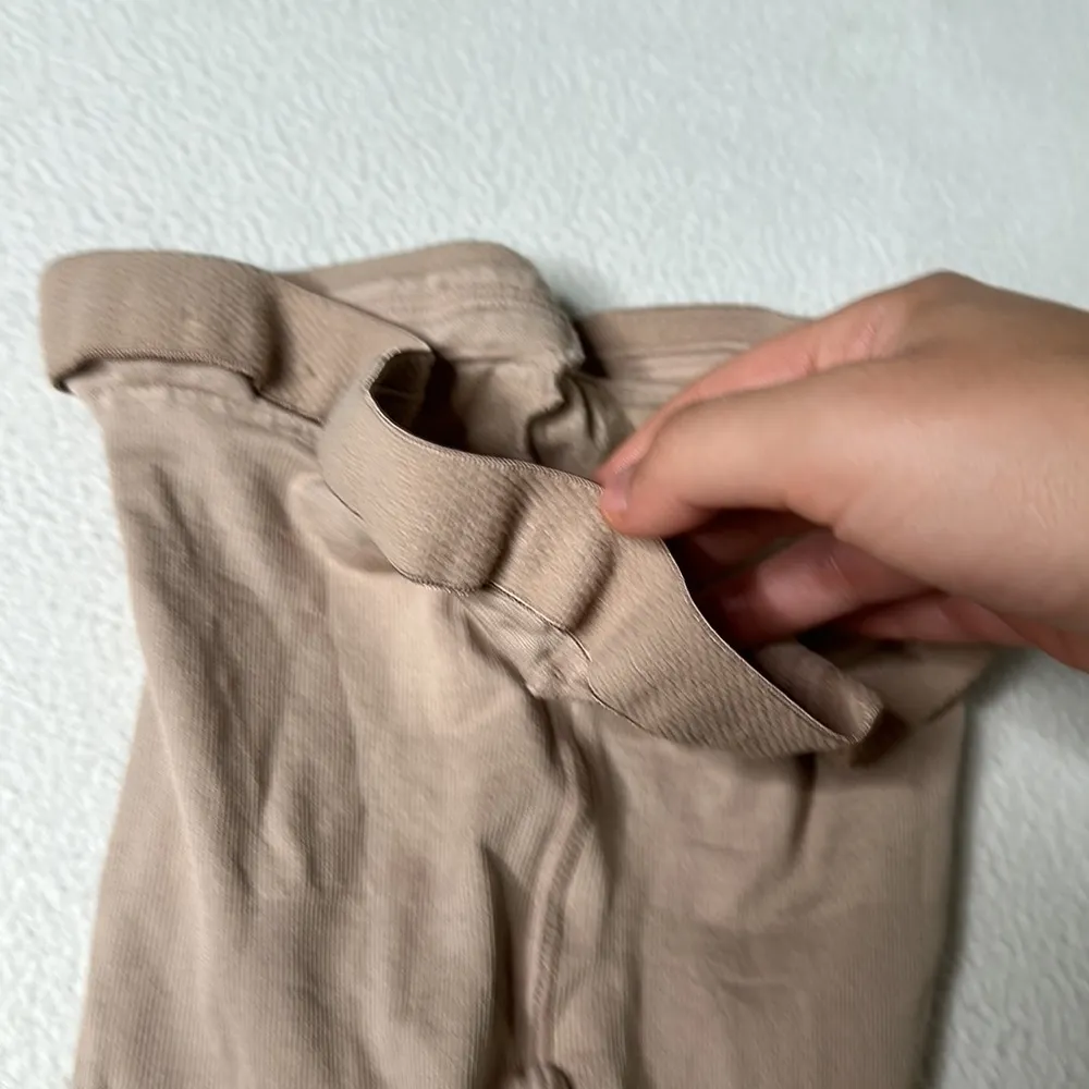 Spanx  Mid Thigh High Waisted Shapewear - Image 4