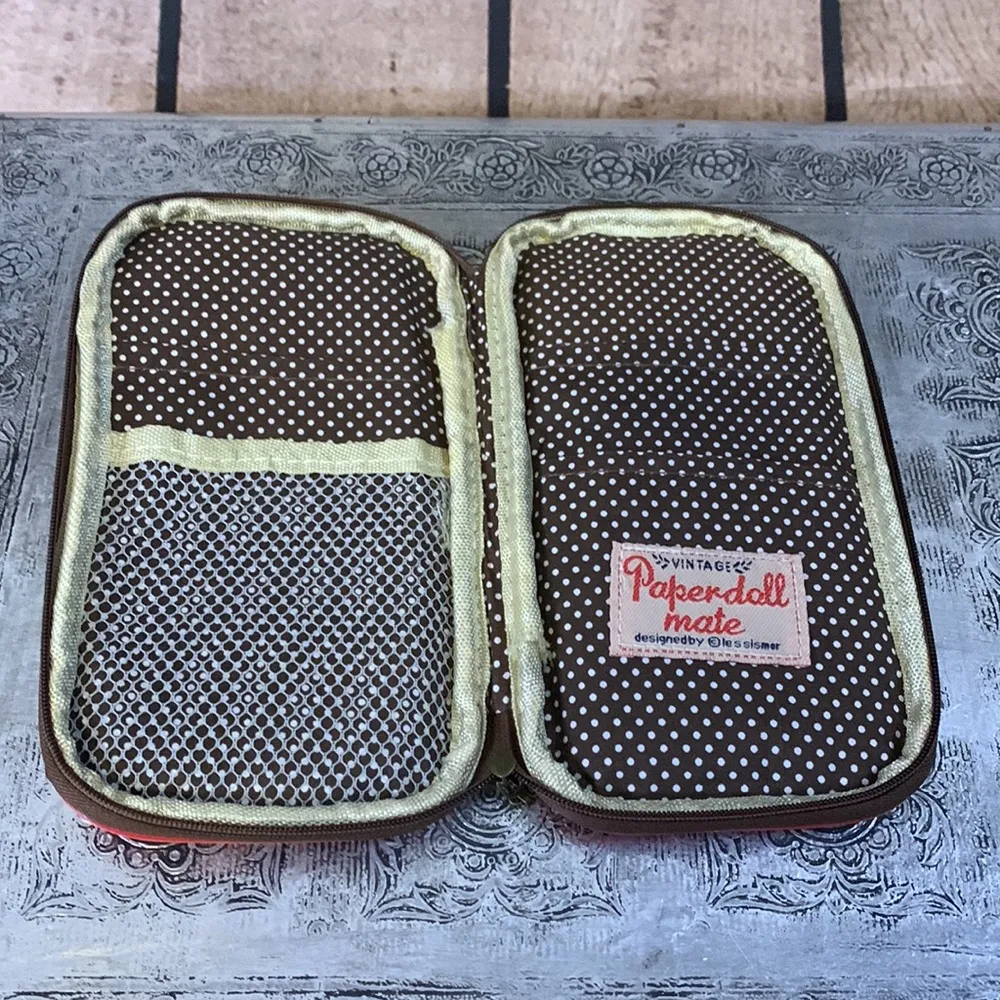 Paperdoll Mate Designed by Les Sismor Red Sweet Wallet - Image 4