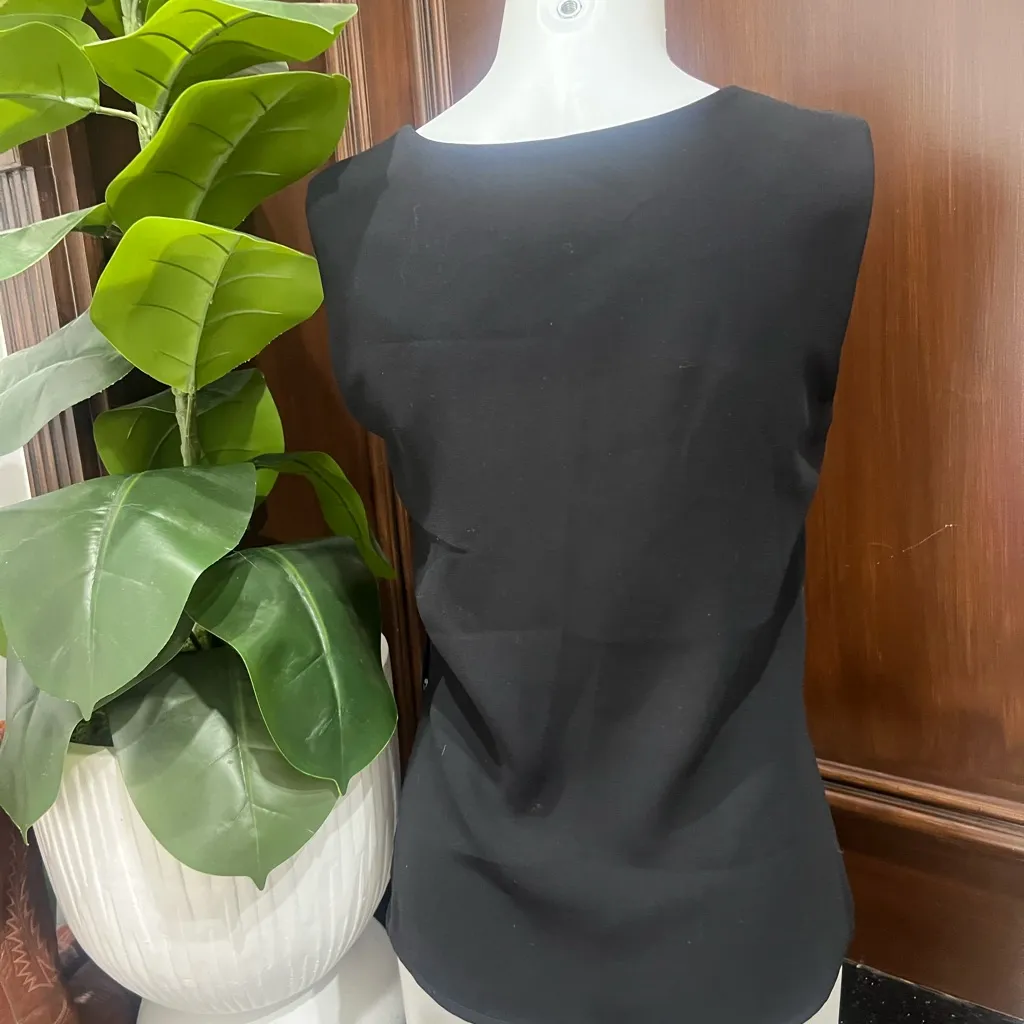 Lilly and Taylor Classic Black Sleeveless Tank Top side zipper clean girl Size 4 - Image 4