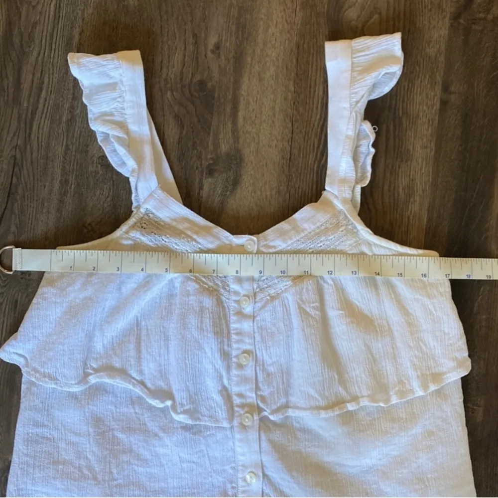 AEO White linen blend ruffle-strap tank top - Image 8