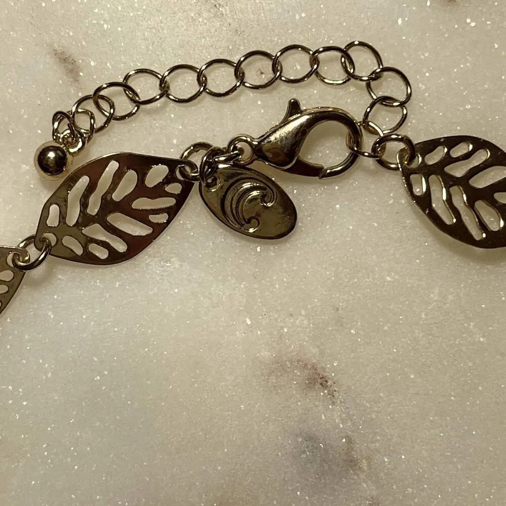 Charming Charlie | Gold Tone Leaf Choker Necklace - Image 5