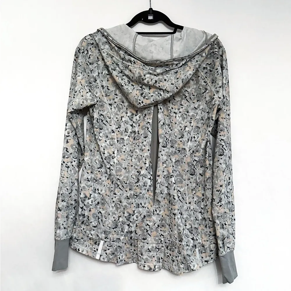 Lightened Up Pullover Not So Petite Fleur Silver Spoon/Ambient Grey 6 - Image 6