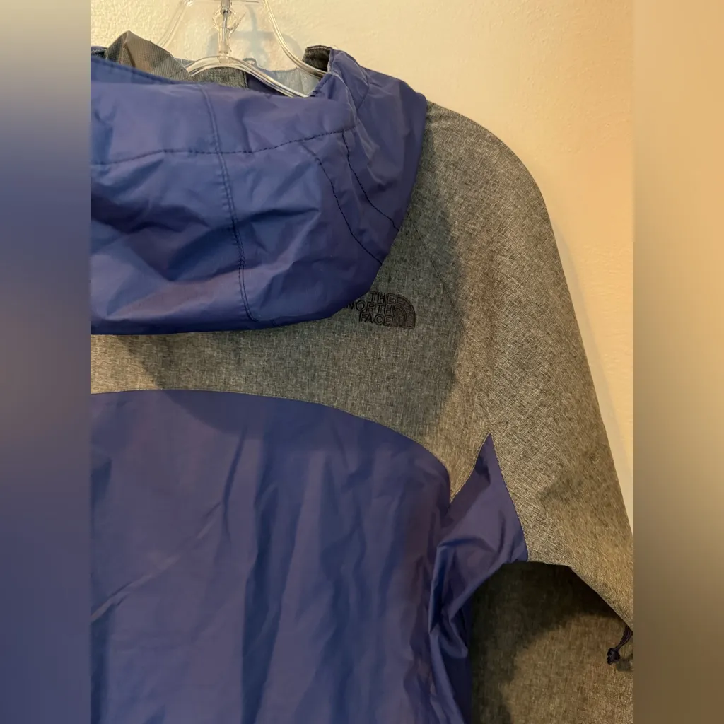 The North Face Two Tone Blue and Grey Hooded Rain Jacket - Image 6
