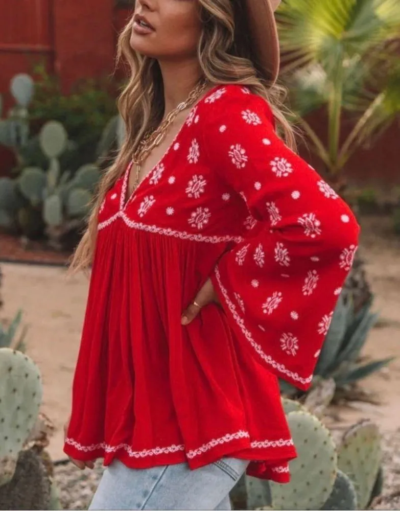 Vici Red & White Roses & More Embroidered Blouse Size Small New With Tag - Image 2