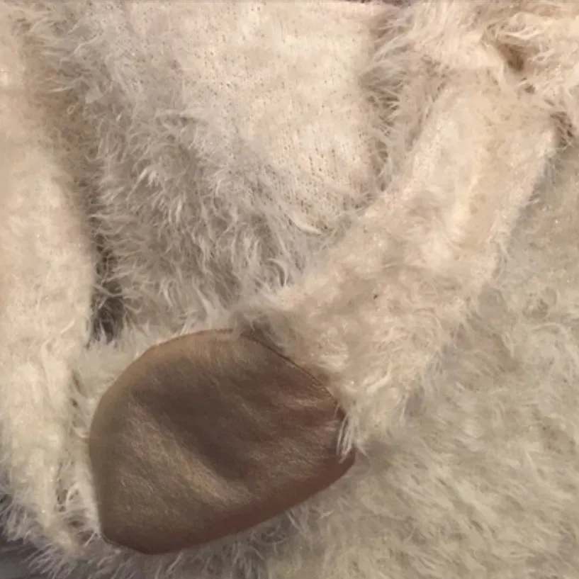 JENNIFER LOPEZ Cream Fuzzy Sweater - Image 2