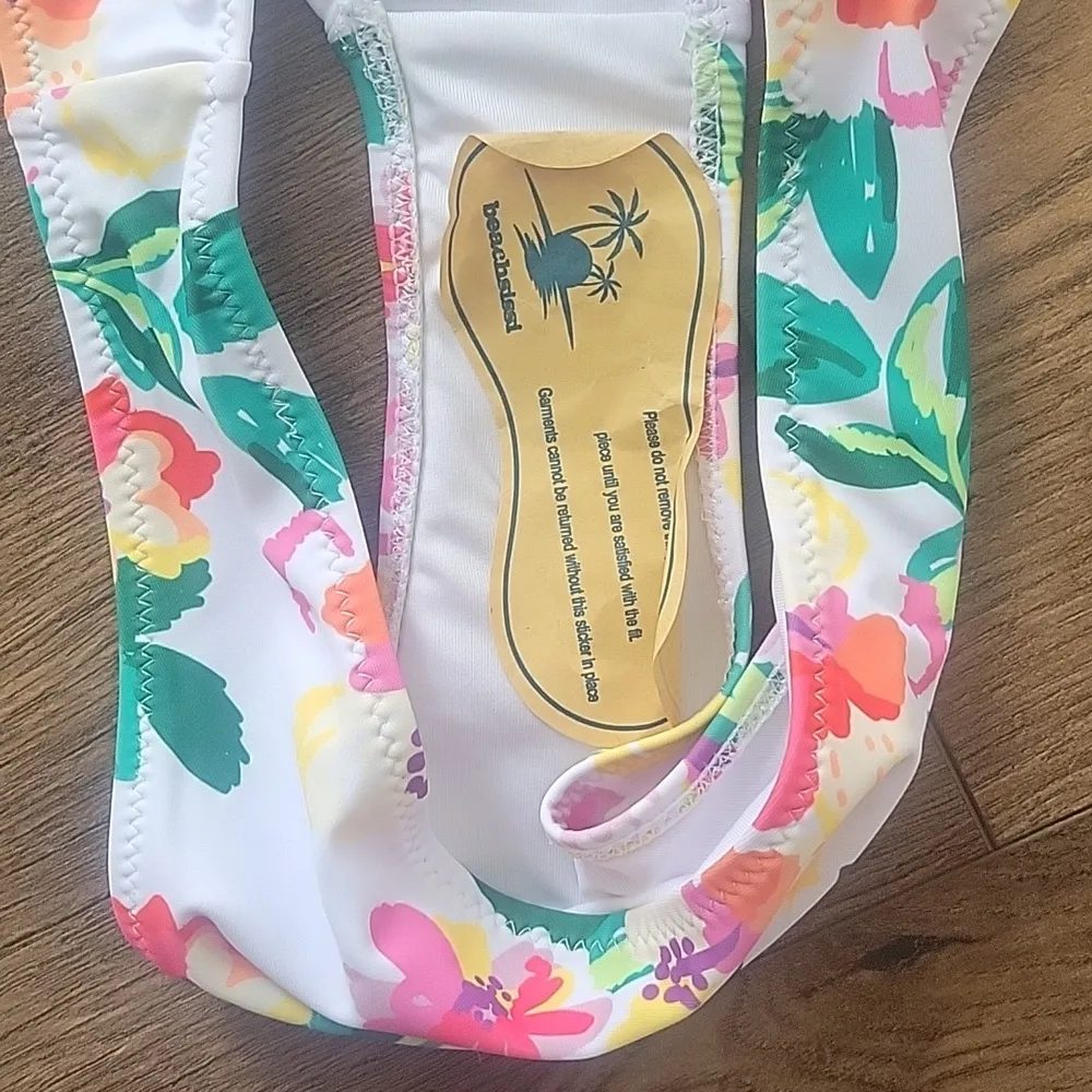 Beachsissi  Floral Bikini Set, Size Large. - Image 3