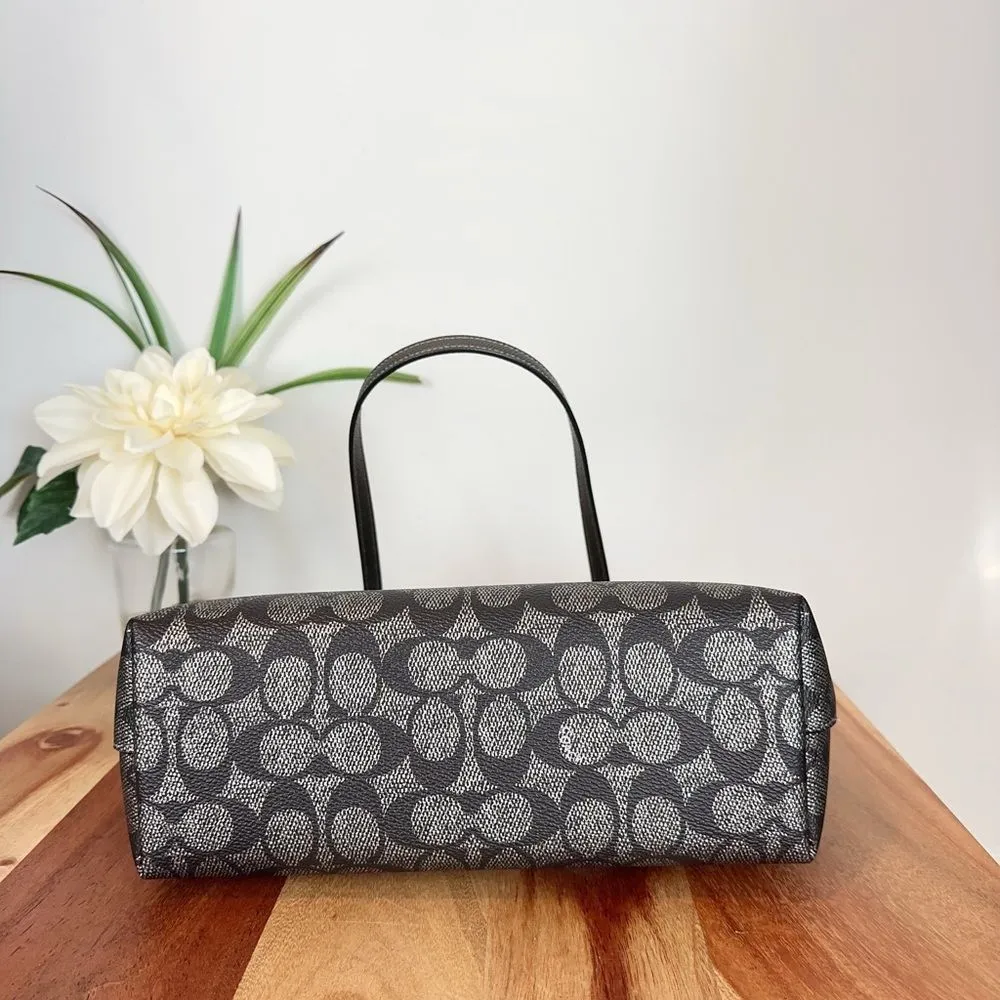 NWT Coach Fiona Zip Tote‎ Bag In Signature Canvas - Image 4