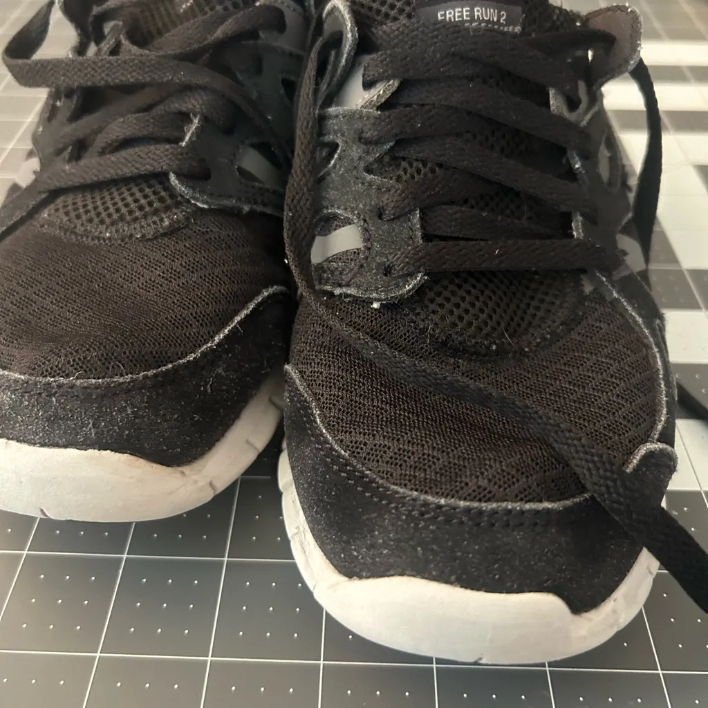 Nike Black and White Free Run Sneakers - Image 4