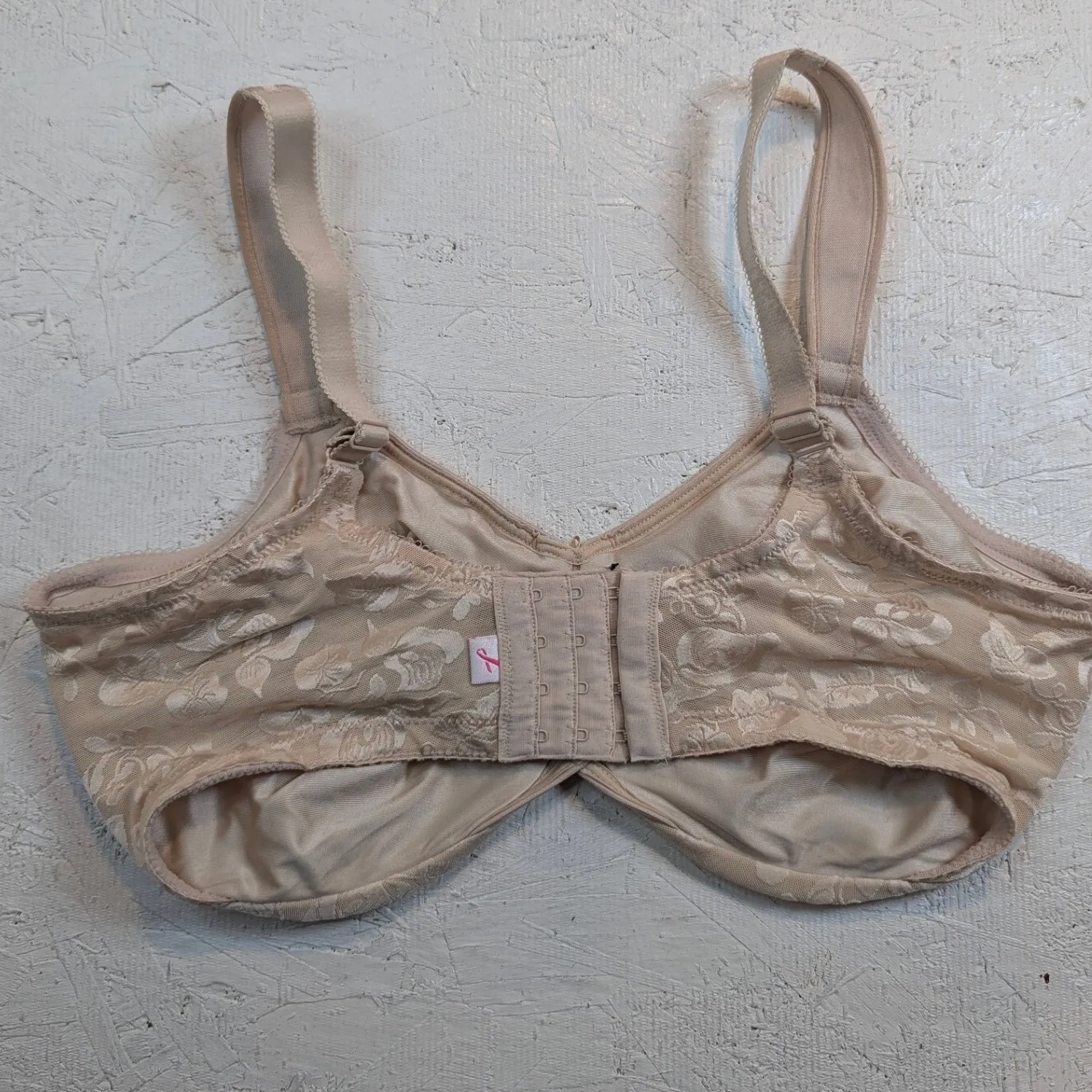 Wacoal 85567 Full Figure Comfort Lace Underwire Bra – Beige 38DDD - Image 6